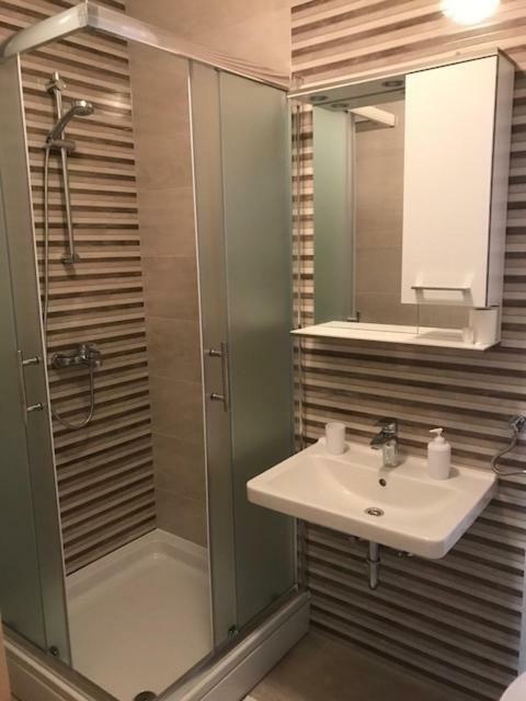 Apartmani Ruza Makarska Exteriör bild